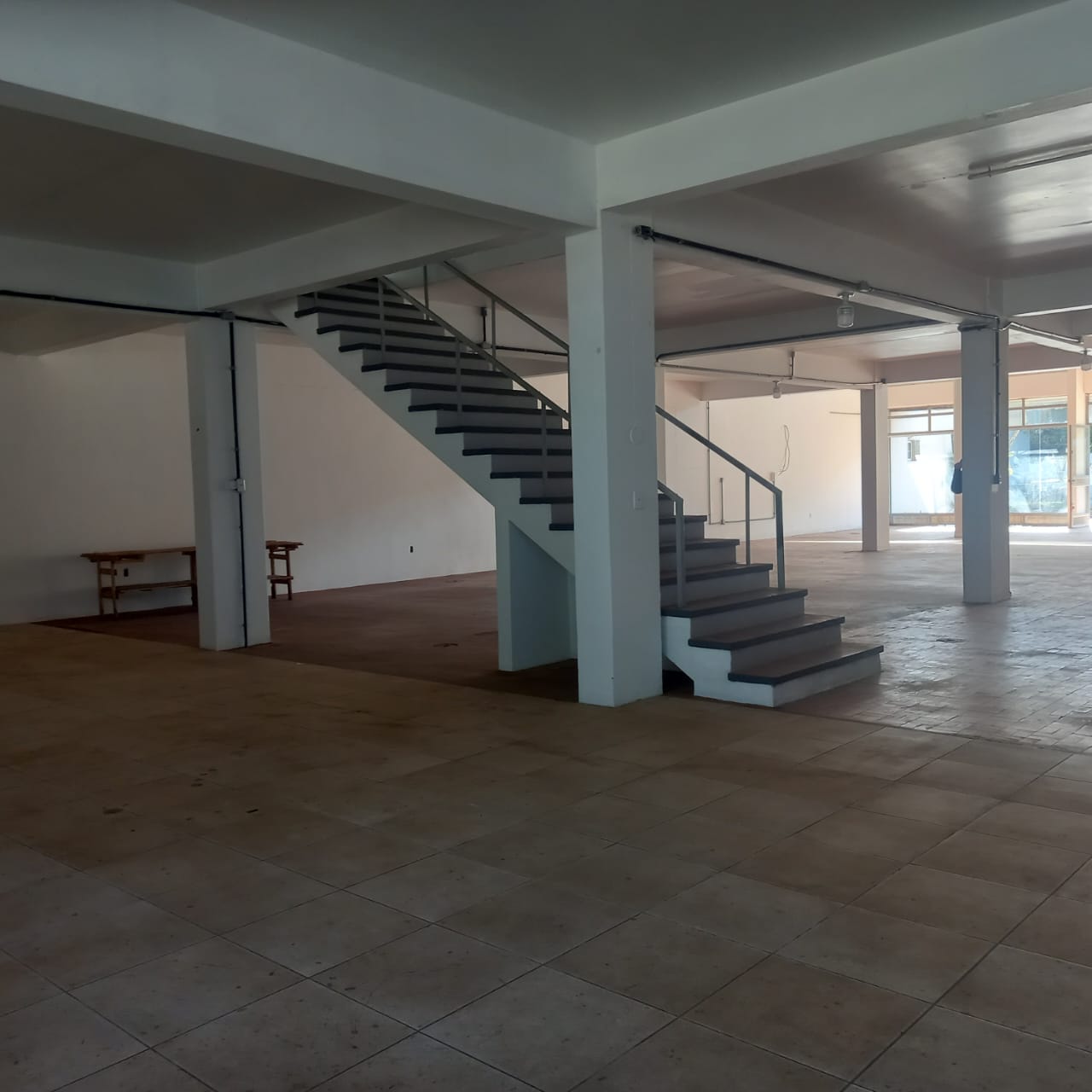 Térreo – duas escadas